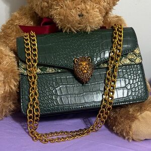 Elegant Green Bag with Gold Chain